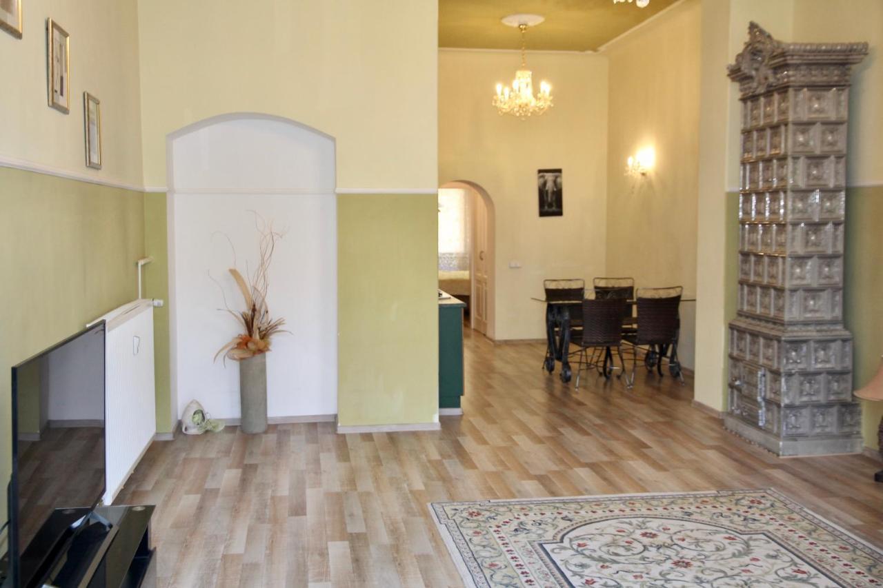 Apartman Sylva Na Stare Louce 42 Karlovy Vary Exterior photo